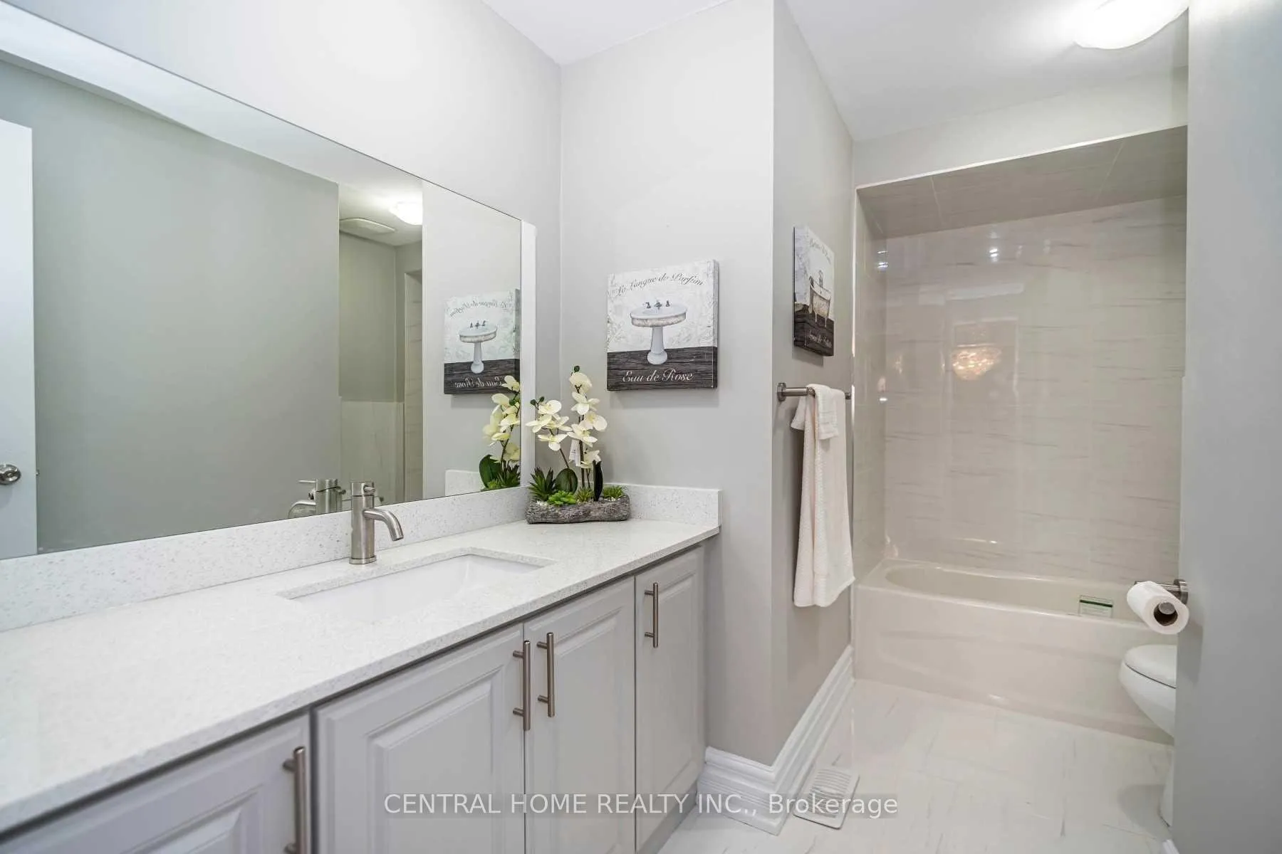 Photo 9 of Unit Main&2nd, 45 Dellano Street, Markham, Middlefield — HOMEH