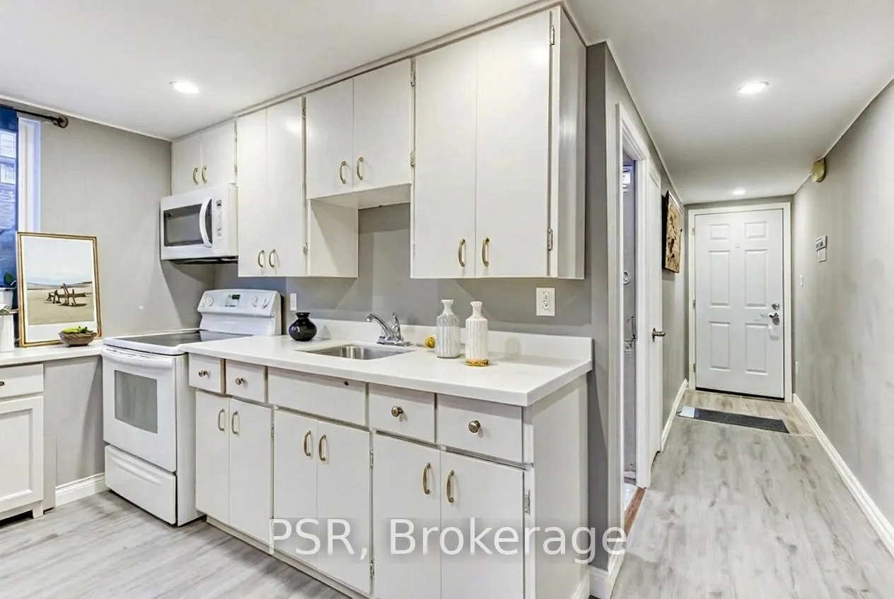 Photo 3 of Unit C, 80 Westwood Drive, Kitchener — HOMEH