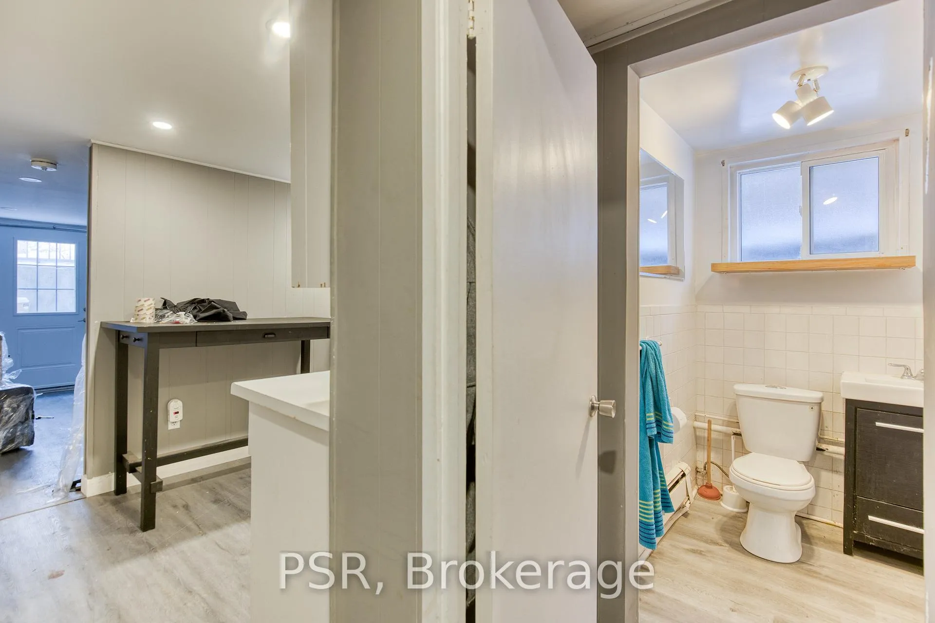 Photo 7 of Unit C, 80 Westwood Drive, Kitchener — HOMEH