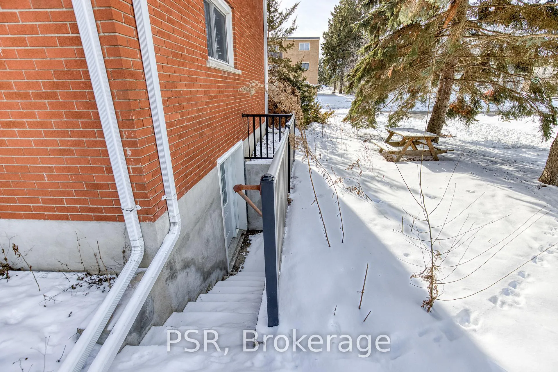 Photo 9 of Unit C, 80 Westwood Drive, Kitchener — HOMEH