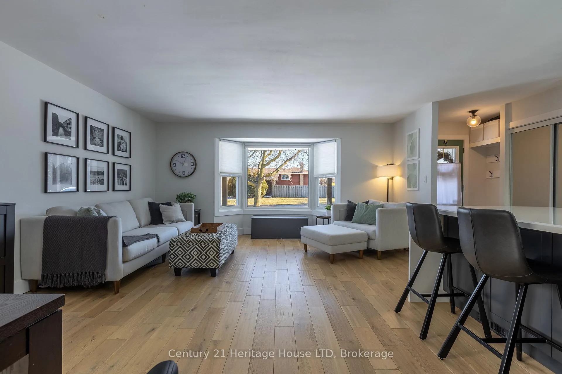 Photo 4 of 26 Royal Orchard Crescent, St. Catharines, Lakeport — HOMEH