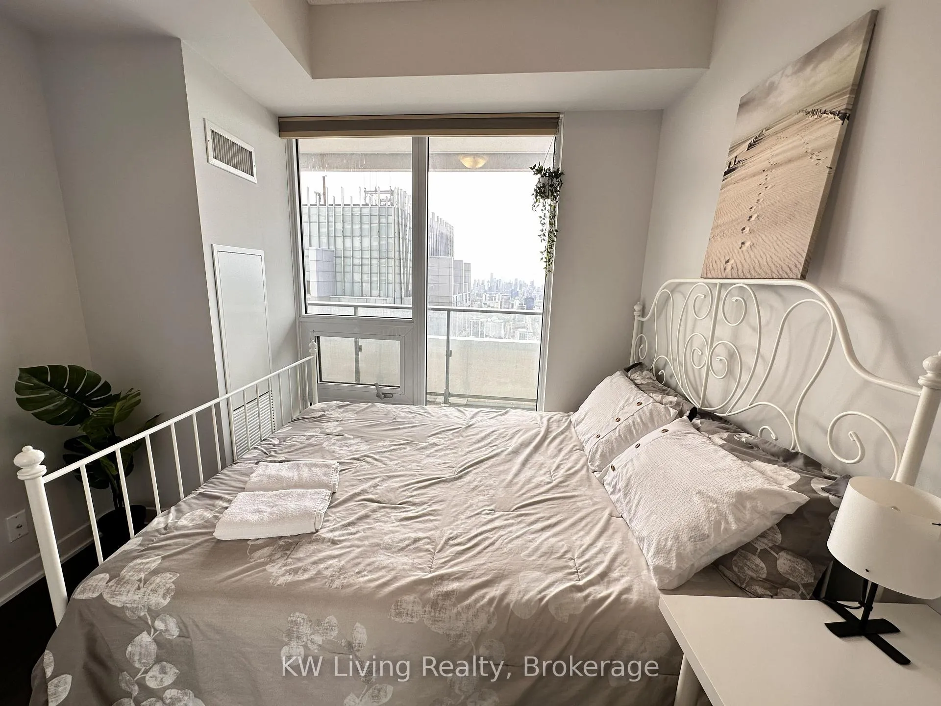 Photo 17 of Unit 4907, 2221 Yonge Street, Toronto, Mount Pleasant West — HOMEH