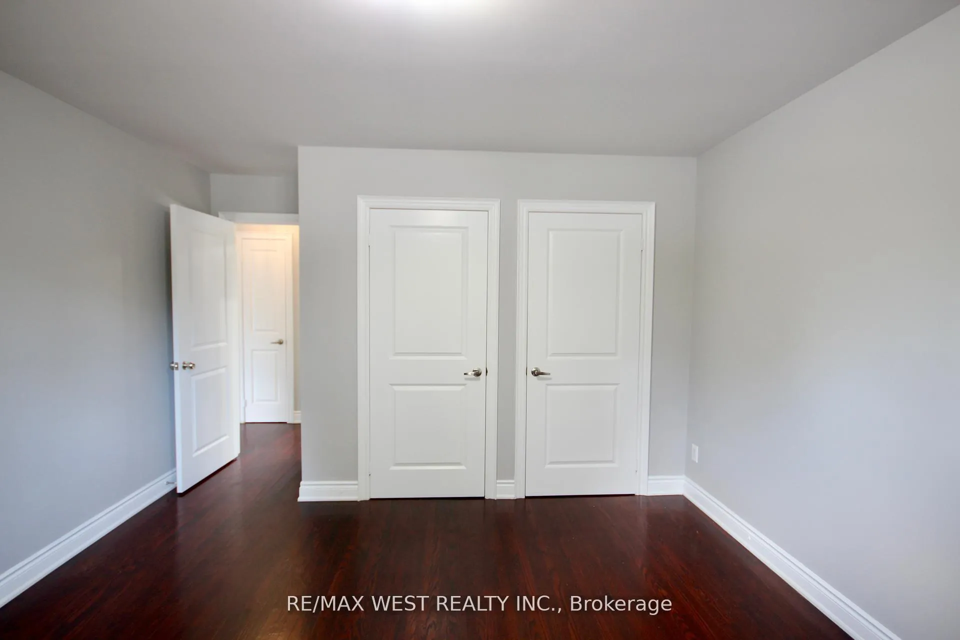 Photo 12 of 101 Dearbourne Boulevard, Brampton, Southgate — HOMEH