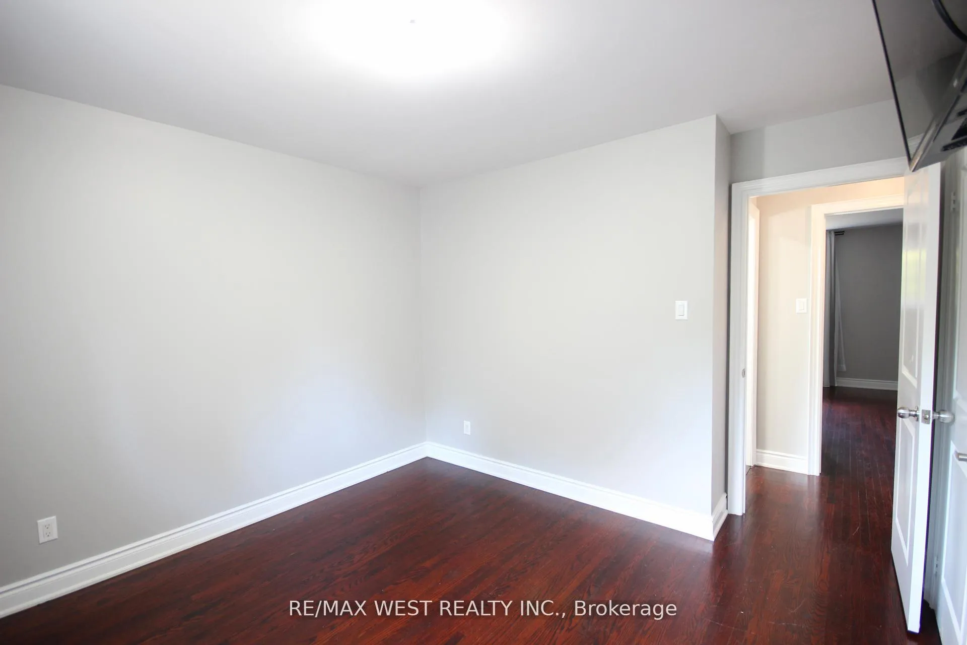 Photo 15 of 101 Dearbourne Boulevard, Brampton, Southgate — HOMEH
