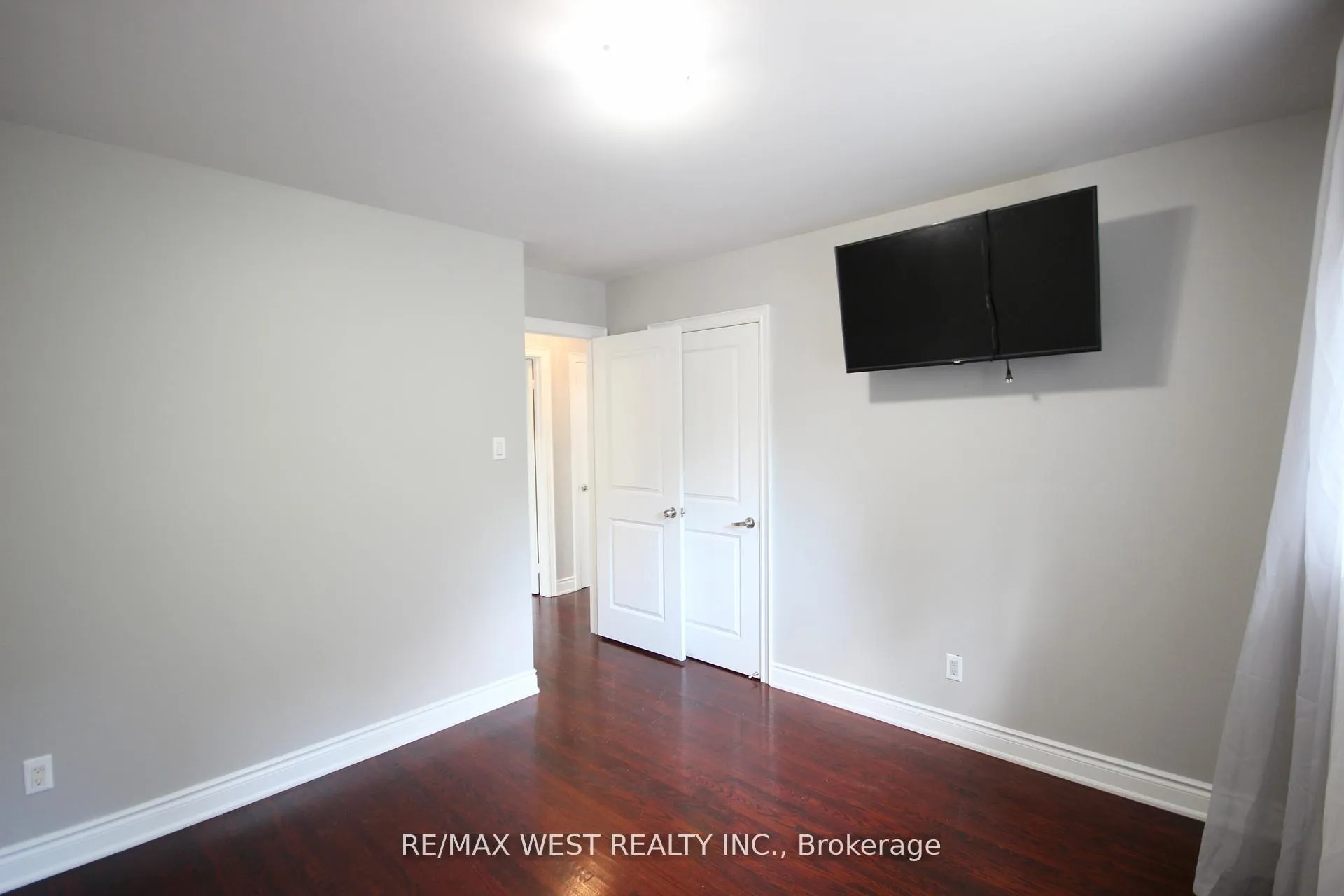 Photo 16 of 101 Dearbourne Boulevard, Brampton, Southgate — HOMEH