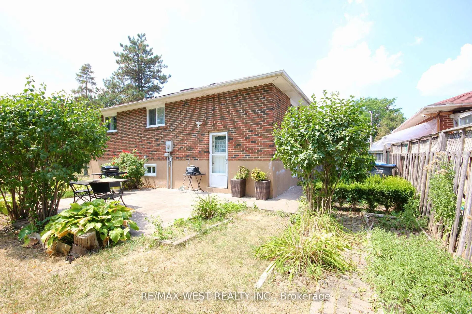 Photo 22 of 101 Dearbourne Boulevard, Brampton, Southgate — HOMEH
