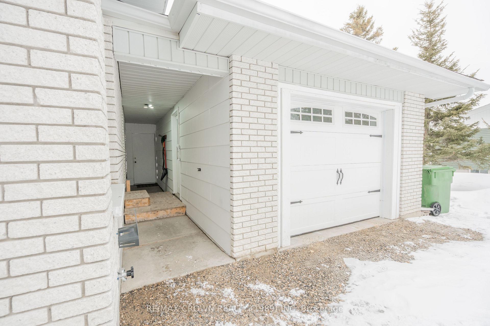 Photo 4 of 14 St-Stanislas Street, Kapuskasing — HOMEH