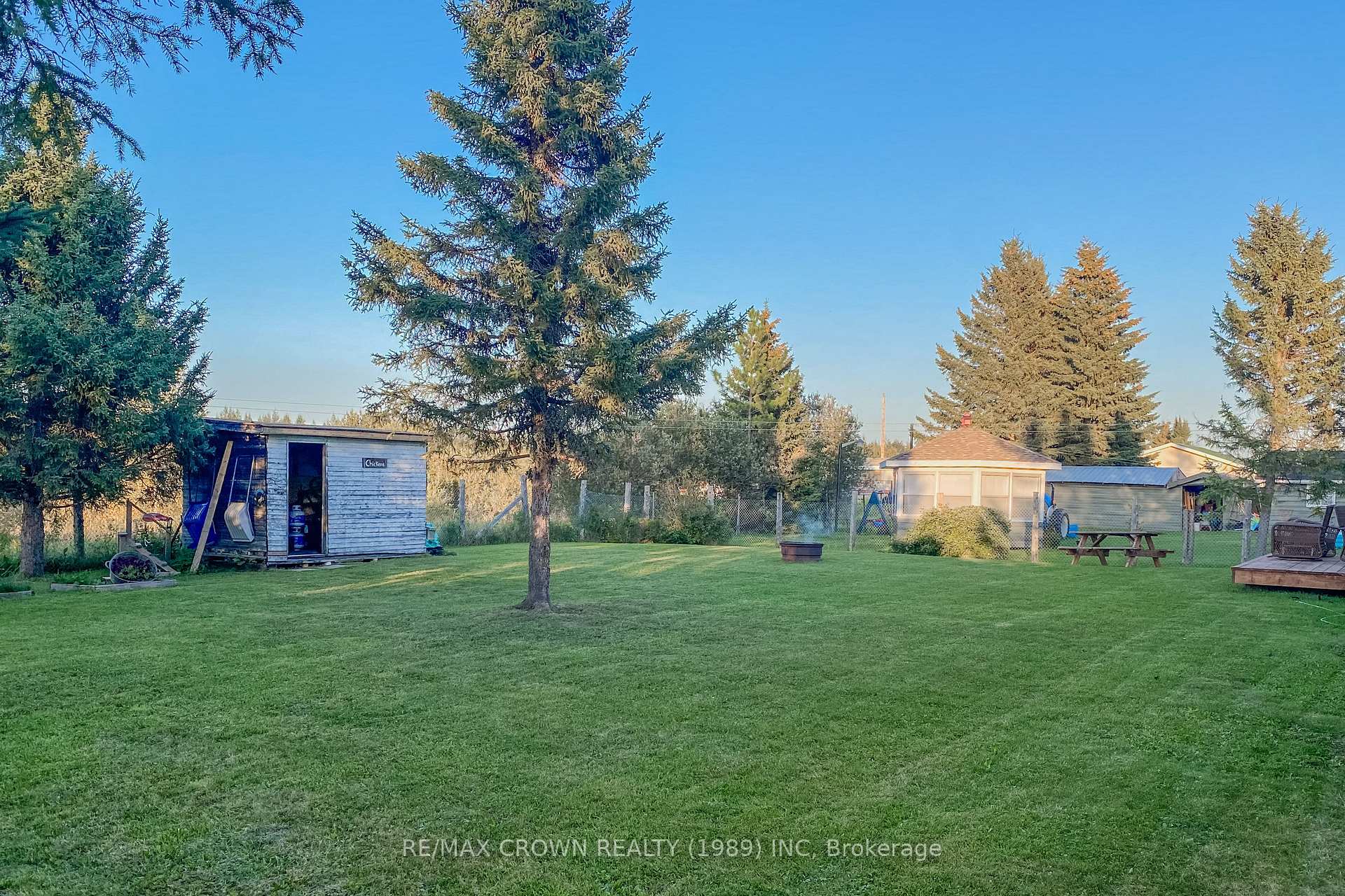 Photo 44 of 14 St-Stanislas Street, Kapuskasing — HOMEH