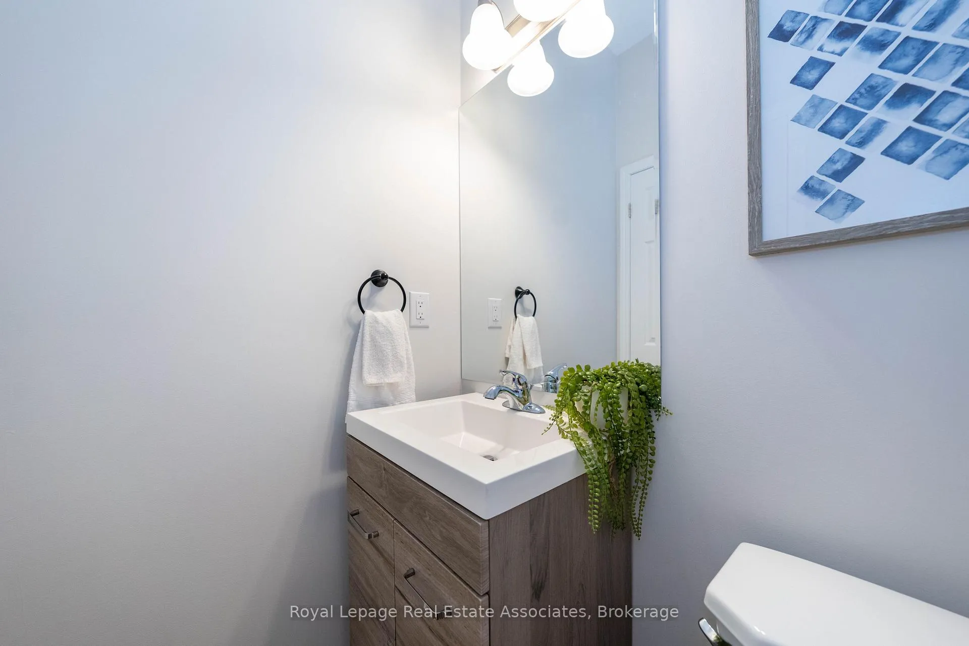 Photo 9 of 303 Chuchmach Close, Milton, Willmott — HOMEH