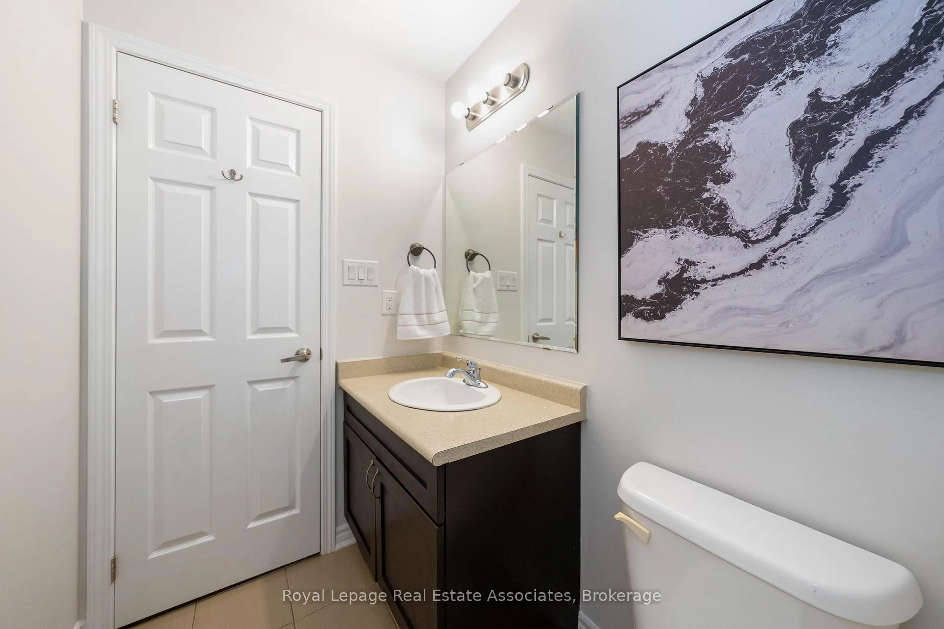 Photo 12 of 303 Chuchmach Close, Milton, Willmott — HOMEH