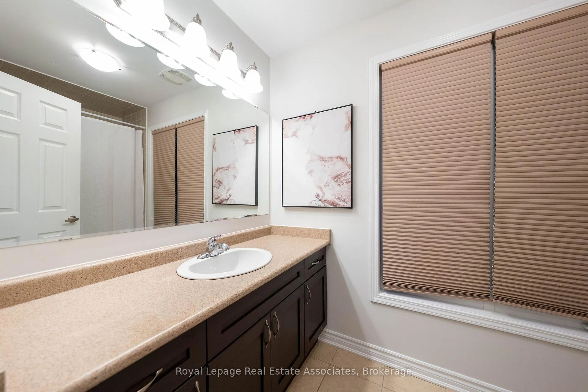 Photo 17 of 303 Chuchmach Close, Milton, Willmott — HOMEH