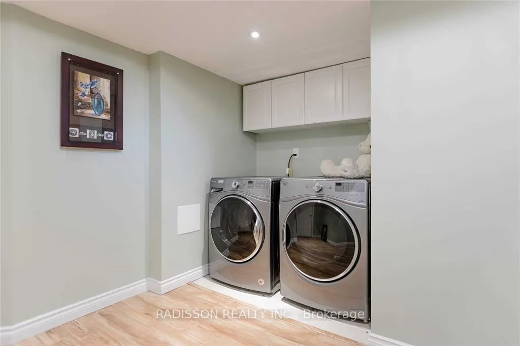 Photo 14 of 84 Tomlinson Circle, Markham, Buttonville — HOMEH