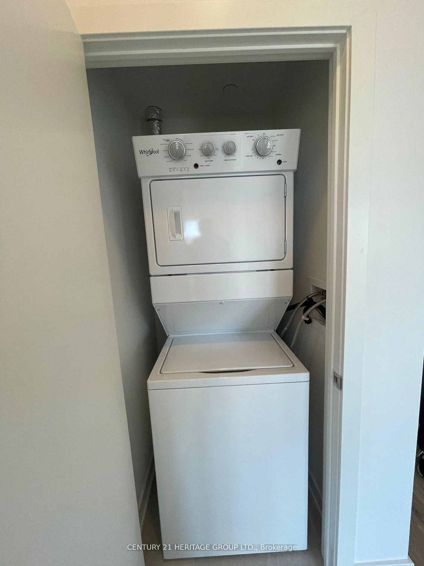 Photo 7 of Unit 1003, 56 Lakeside Terrace, Barrie, Little Lake — HOMEH