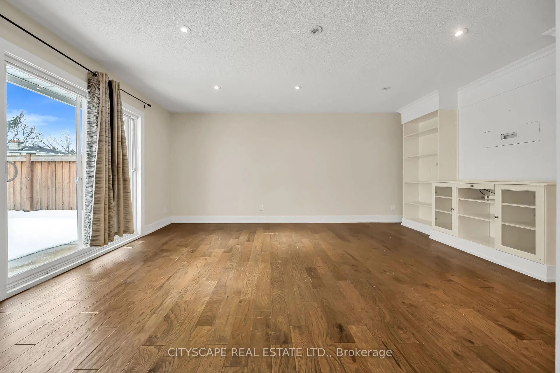Photo 7 of 84 Bartley Bull Parkway, Brampton, Brampton East — HOMEH