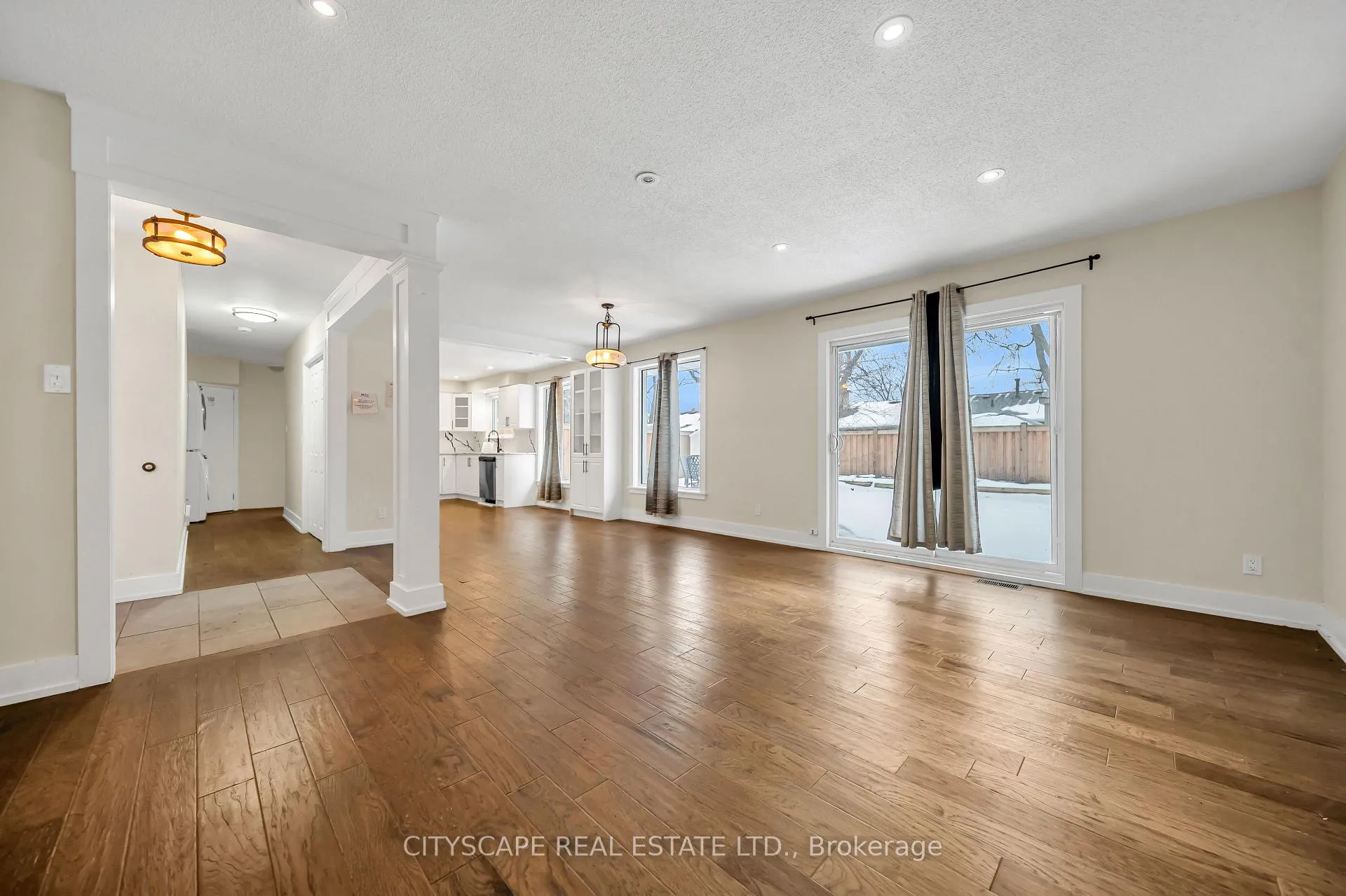 Photo 9 of 84 Bartley Bull Parkway, Brampton, Brampton East — HOMEH