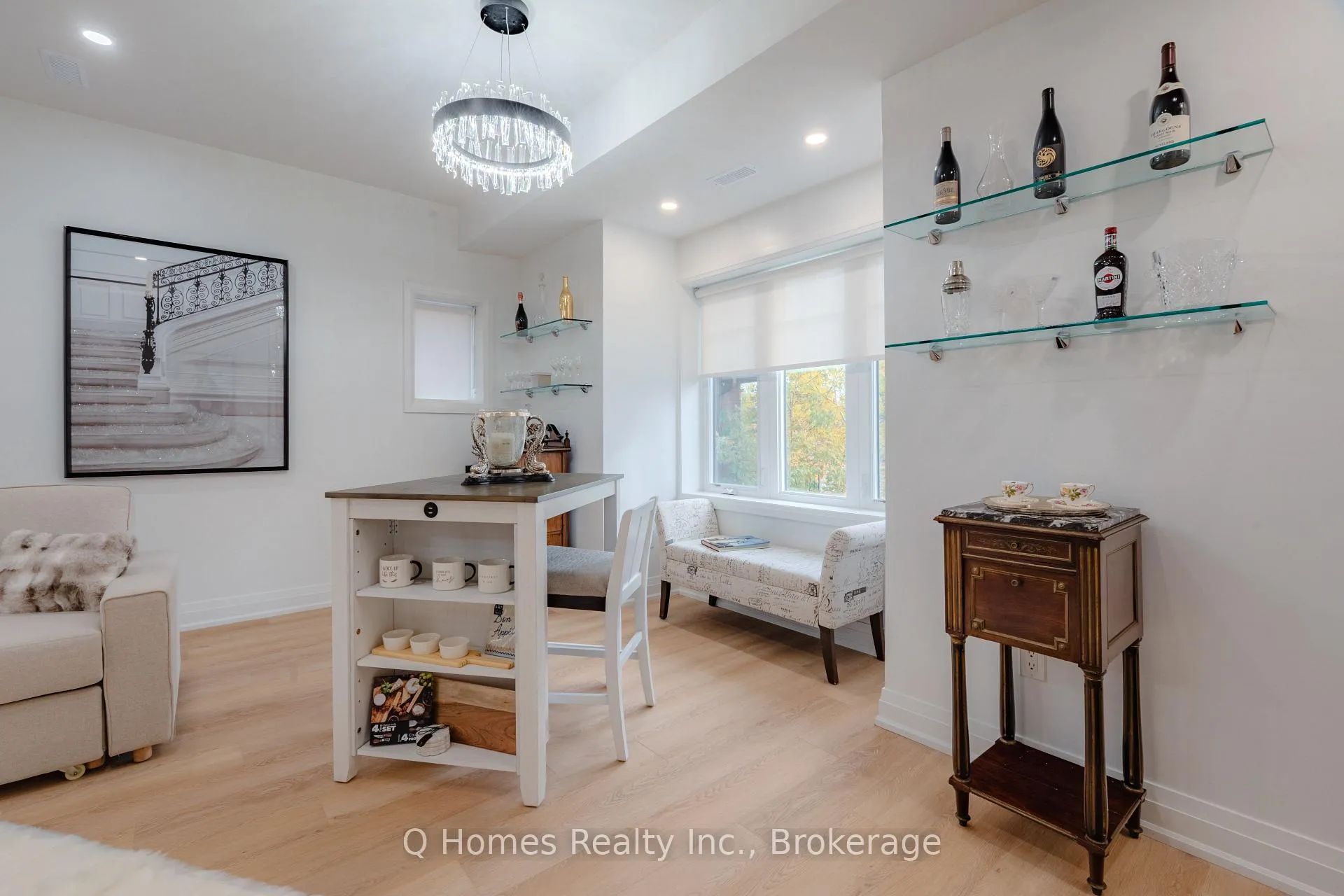 Photo 4 of Unit 3, 58 Mcnairn Avenue, Toronto, Bedford Park-Nortown — HOMEH