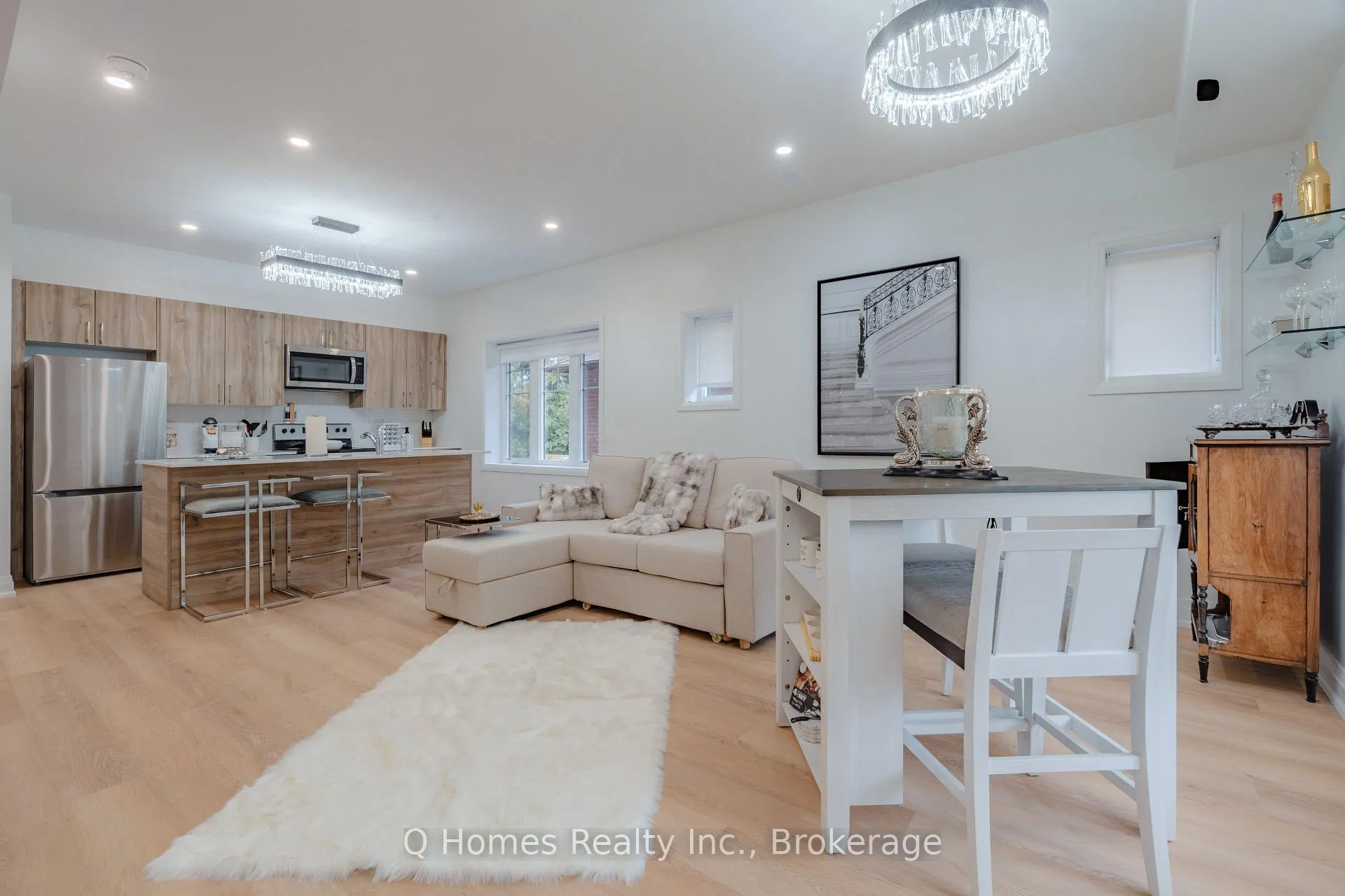 Photo 6 of Unit 3, 58 Mcnairn Avenue, Toronto, Bedford Park-Nortown — HOMEH