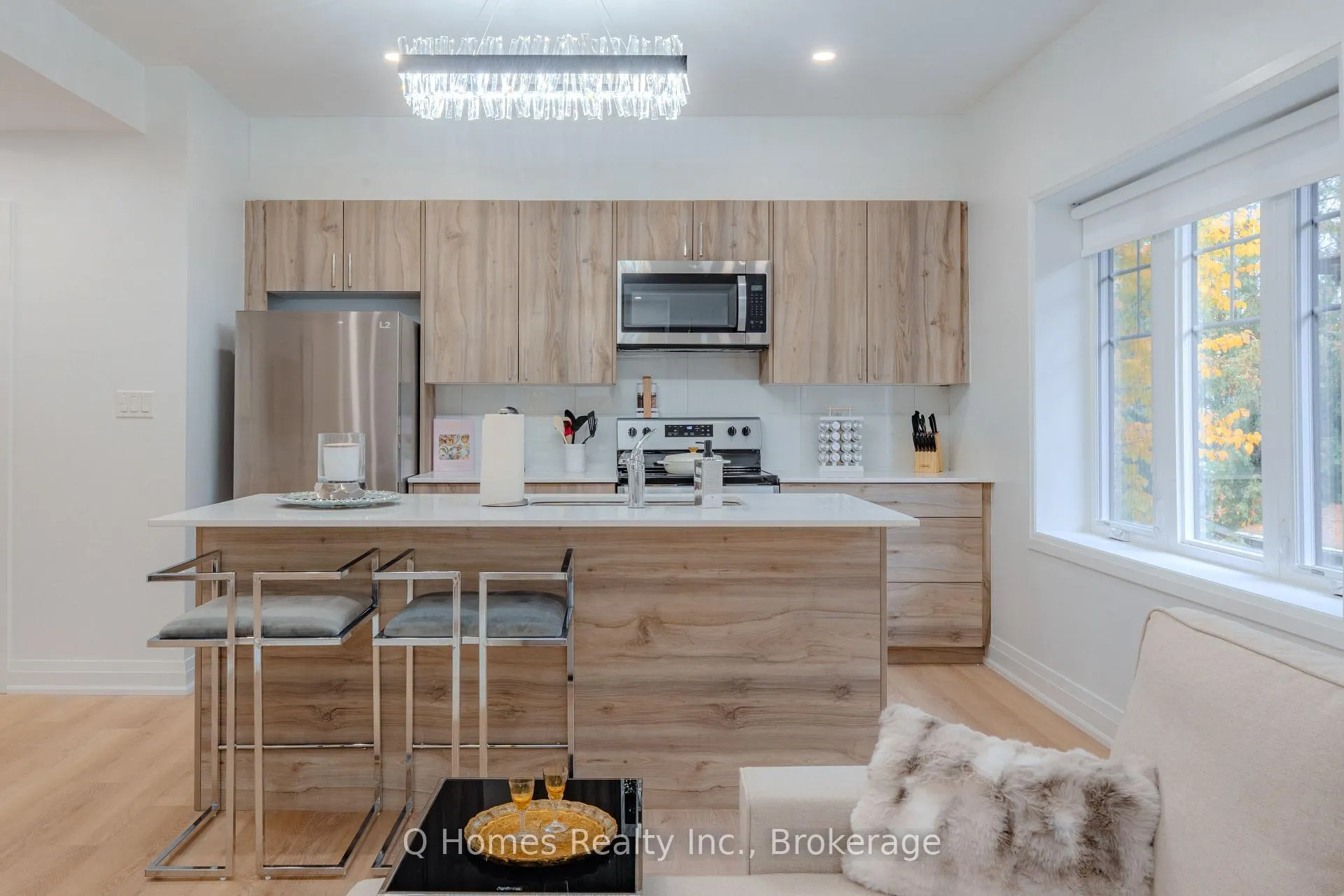 Photo 7 of Unit 3, 58 Mcnairn Avenue, Toronto, Bedford Park-Nortown — HOMEH