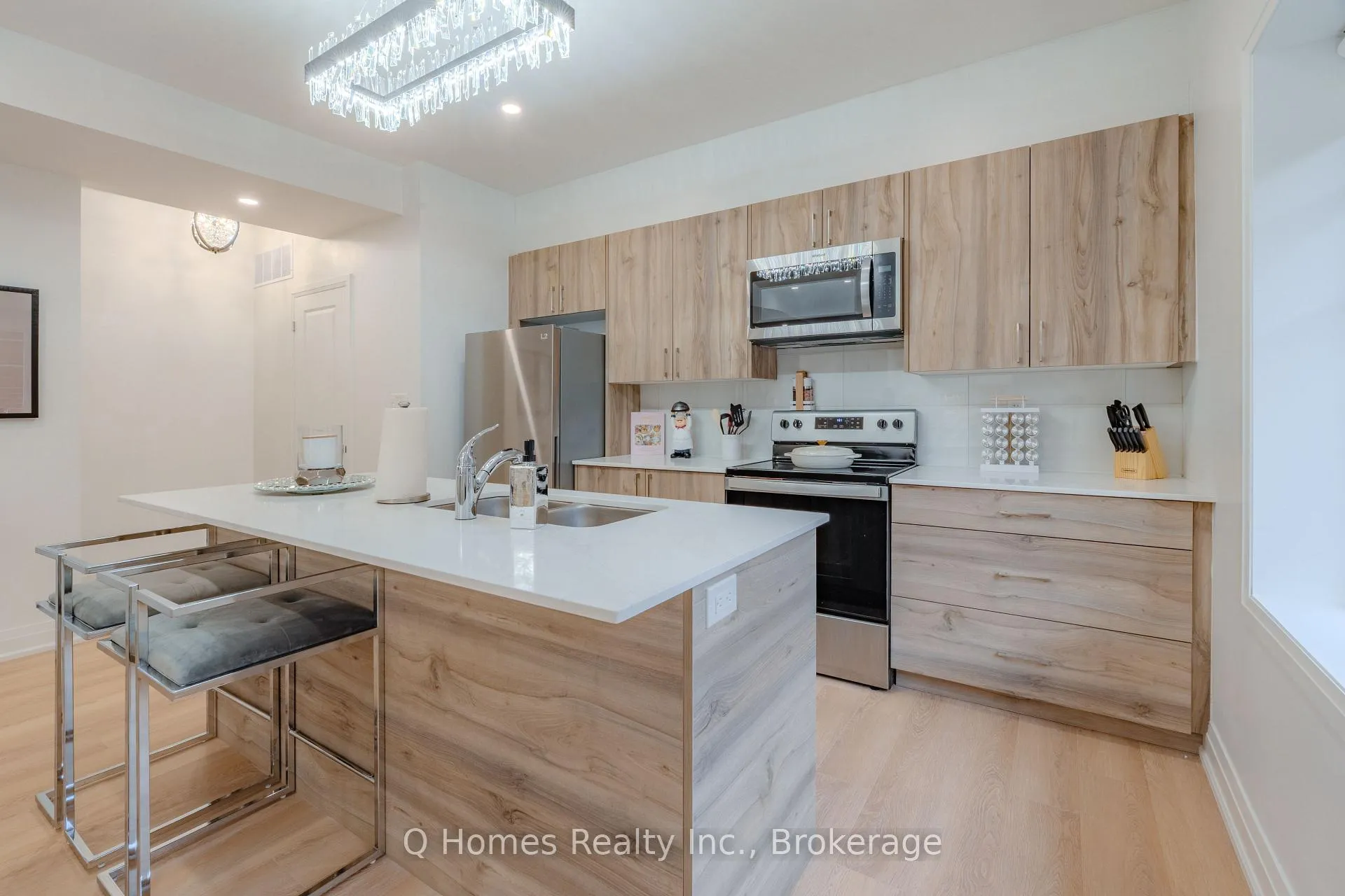 Photo 8 of Unit 3, 58 Mcnairn Avenue, Toronto, Bedford Park-Nortown — HOMEH