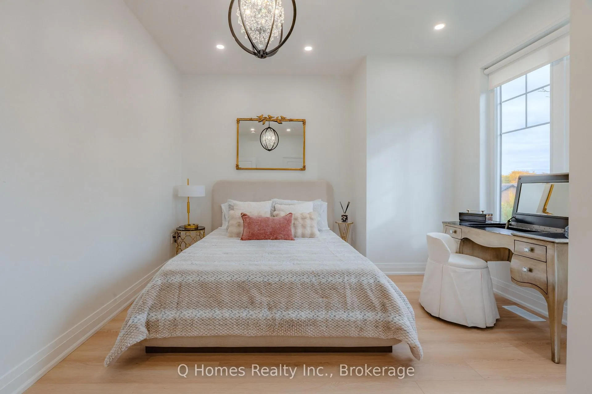 Photo 13 of Unit 3, 58 Mcnairn Avenue, Toronto, Bedford Park-Nortown — HOMEH
