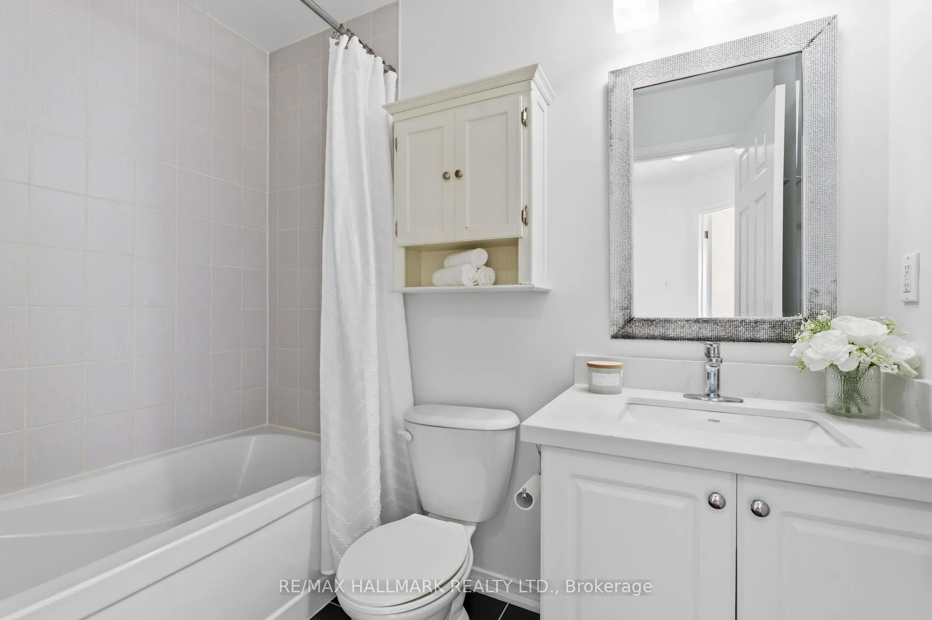 Photo 21 of 30 Trowbridge Street, Woolwich, Breslau — HOMEH