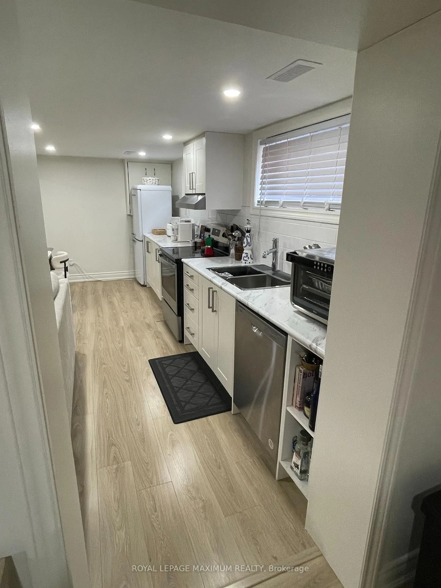 Photo 5 of 29 Pakenham Drive, Etobicoke, Rexdale-Kipling — HOMEH