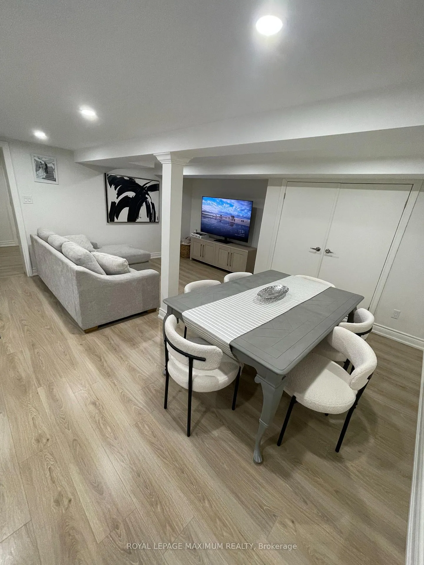 Photo 7 of 29 Pakenham Drive, Etobicoke, Rexdale-Kipling — HOMEH