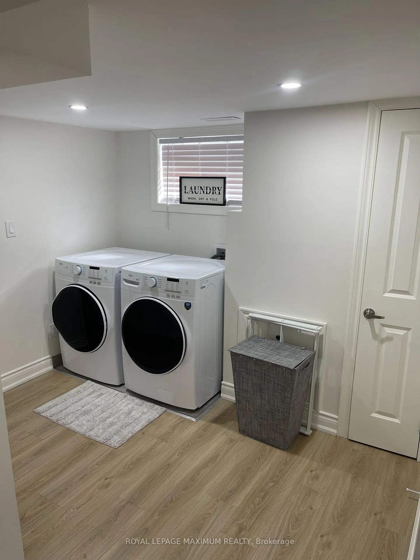 Photo 14 of 29 Pakenham Drive, Etobicoke, Rexdale-Kipling — HOMEH