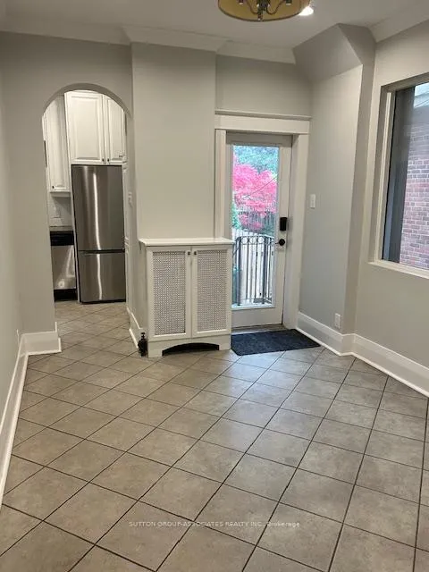 Photo 5 of 35 Highview Crescent, Toronto, Corso Italia-Davenport — HOMEH