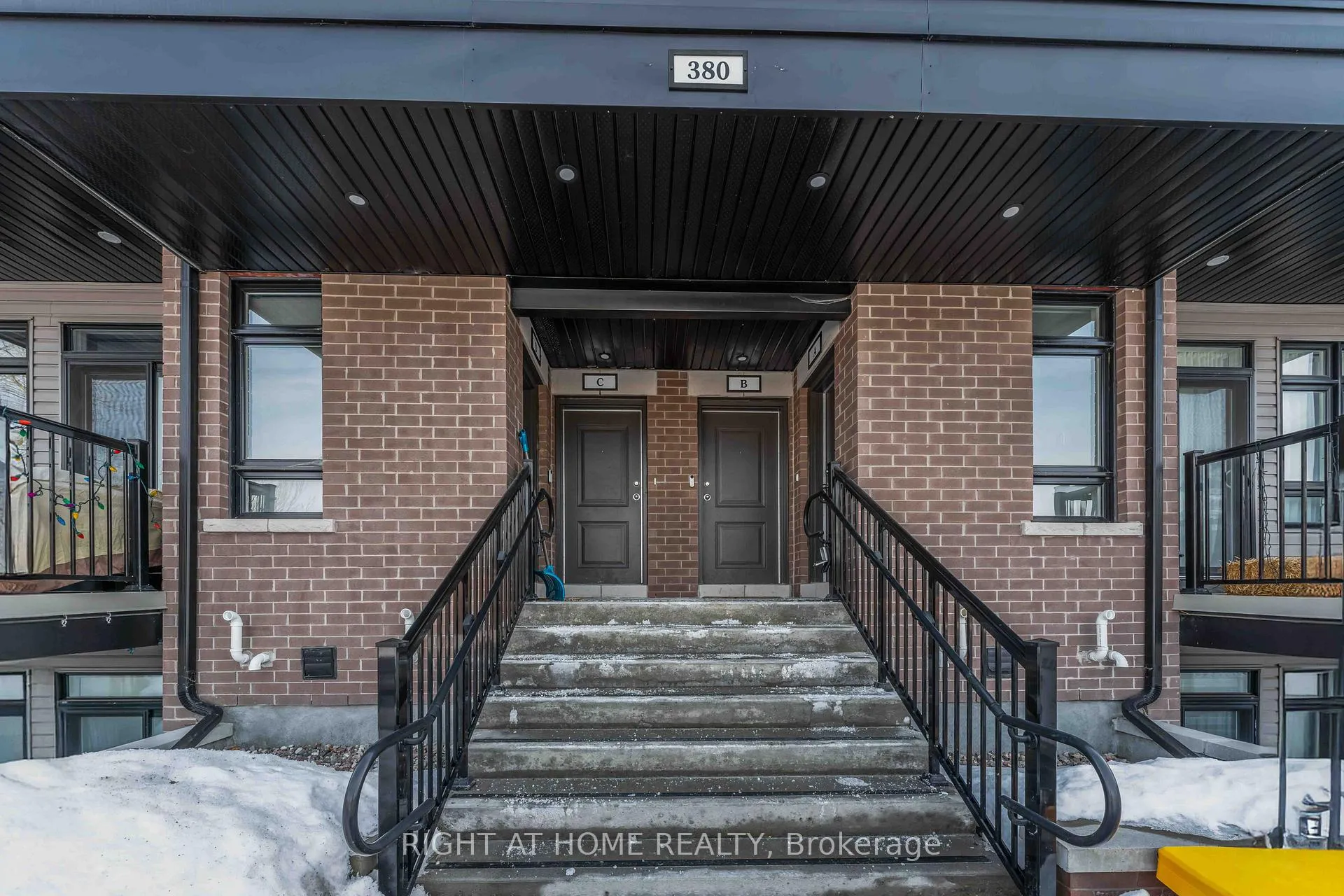 Photo 2 of Unit B, 380 Rolling Meadow Crescent, Ottawa, Mer Bleue/Bradley Estates/Anderson Park — HOMEH
