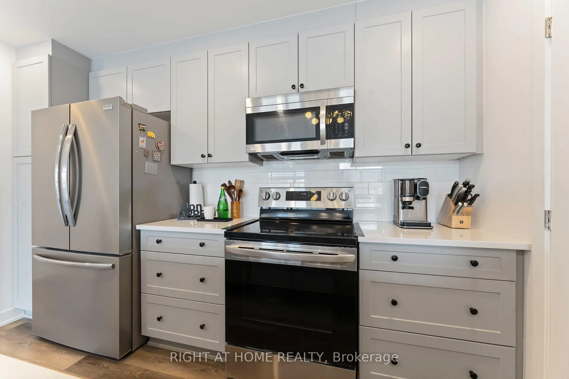Photo 5 of Unit B, 380 Rolling Meadow Crescent, Ottawa, Mer Bleue/Bradley Estates/Anderson Park — HOMEH