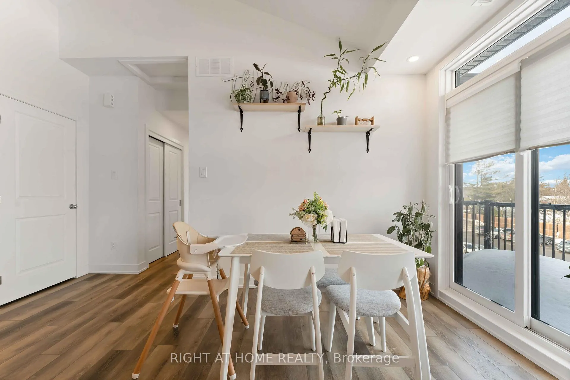 Photo 6 of Unit B, 380 Rolling Meadow Crescent, Ottawa, Mer Bleue/Bradley Estates/Anderson Park — HOMEH