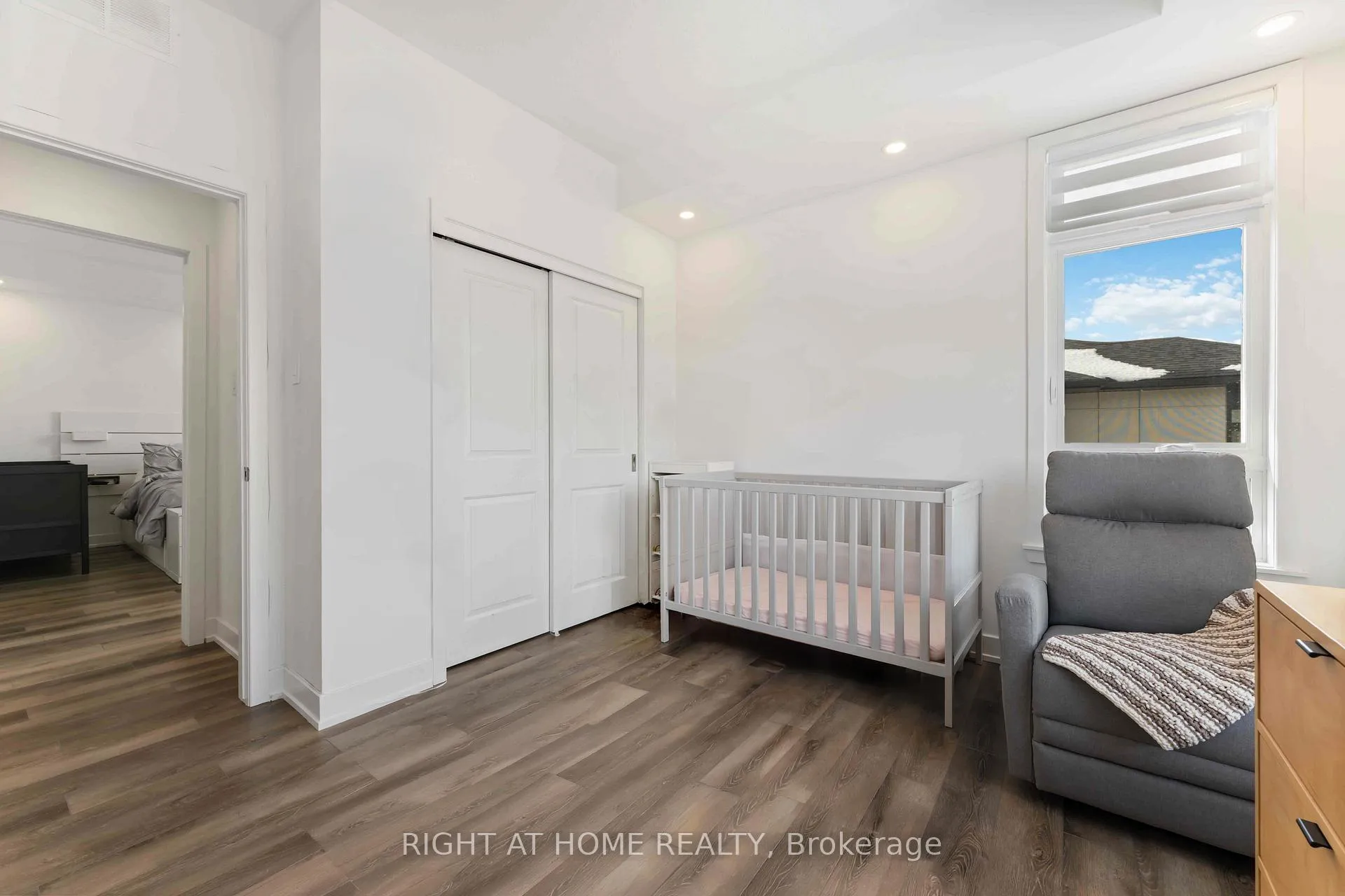 Photo 14 of Unit B, 380 Rolling Meadow Crescent, Ottawa, Mer Bleue/Bradley Estates/Anderson Park — HOMEH