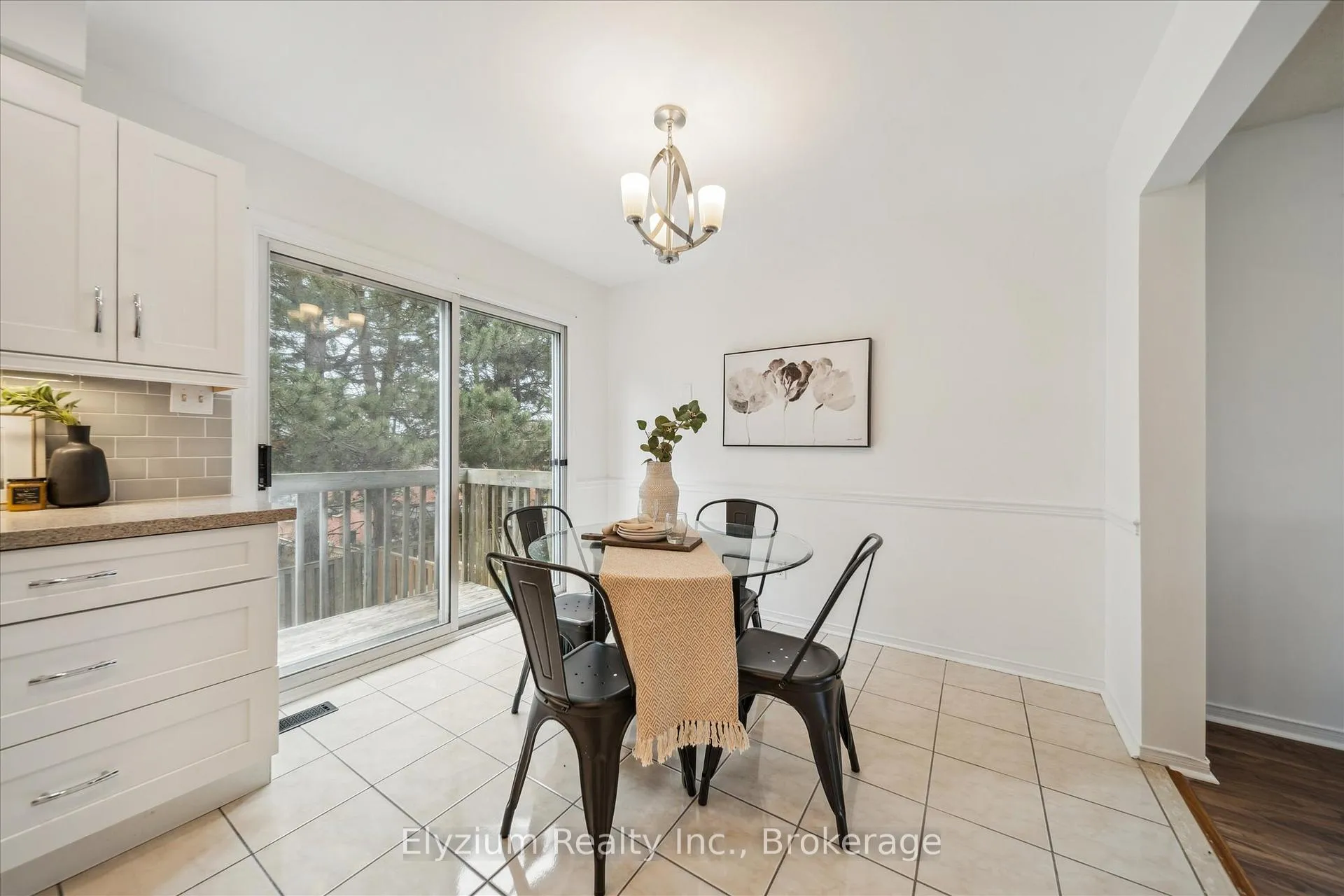 Photo 9 of 2130 Blue Ridge Crescent, Pickering, Brock Ridge — HOMEH