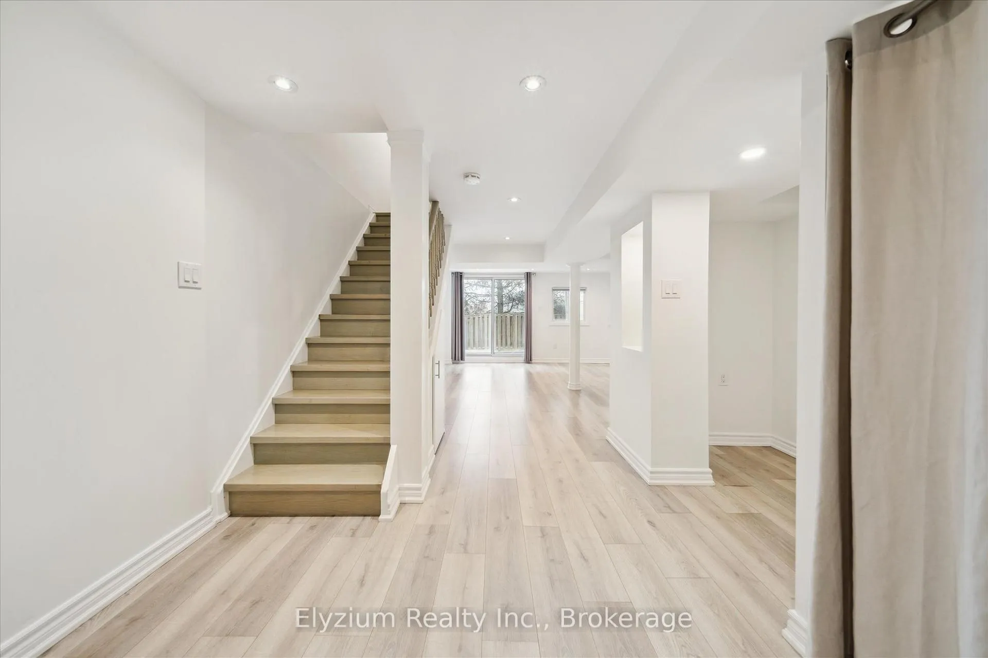 Photo 18 of 2130 Blue Ridge Crescent, Pickering, Brock Ridge — HOMEH