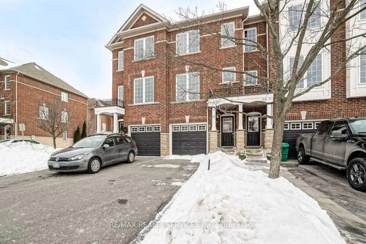 Photo 2 of 43 Denison Avenue, Brampton, Downtown Brampton — HOMEH