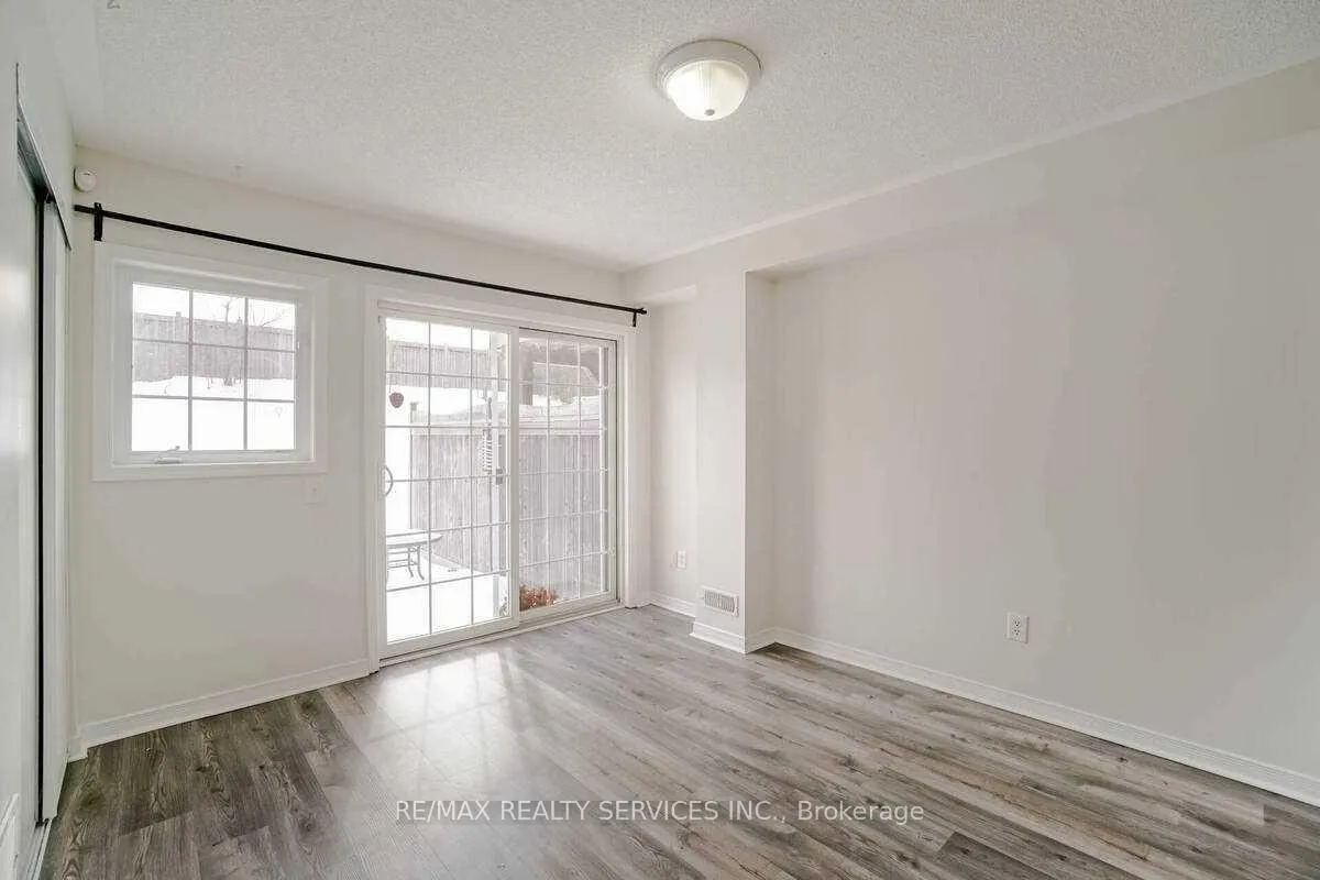 Photo 5 of 43 Denison Avenue, Brampton, Downtown Brampton — HOMEH