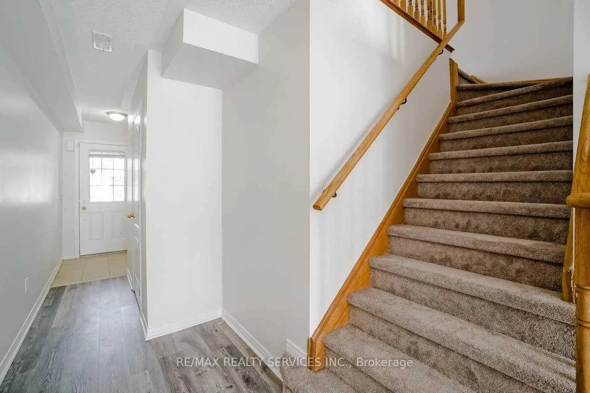 Photo 6 of 43 Denison Avenue, Brampton, Downtown Brampton — HOMEH