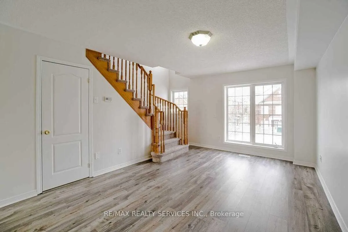 Photo 7 of 43 Denison Avenue, Brampton, Downtown Brampton — HOMEH
