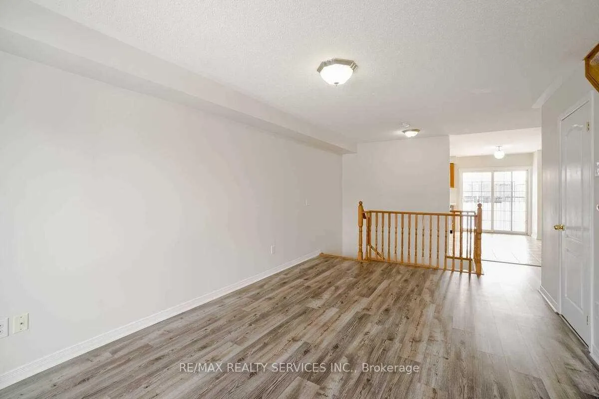 Photo 10 of 43 Denison Avenue, Brampton, Downtown Brampton — HOMEH