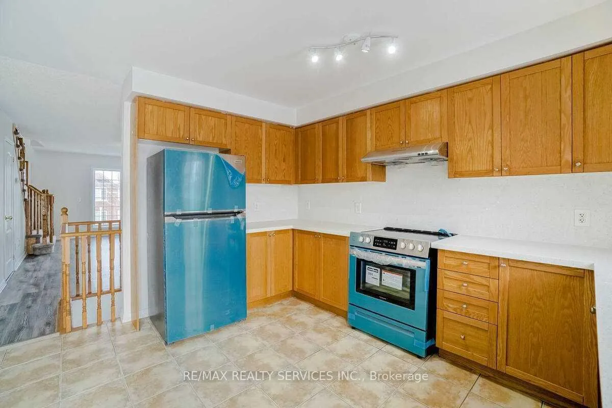 Photo 11 of 43 Denison Avenue, Brampton, Downtown Brampton — HOMEH