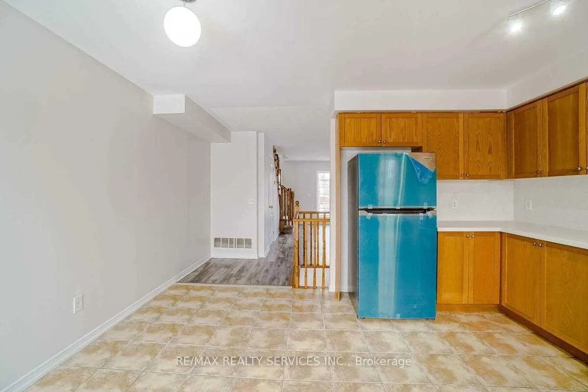 Photo 15 of 43 Denison Avenue, Brampton, Downtown Brampton — HOMEH