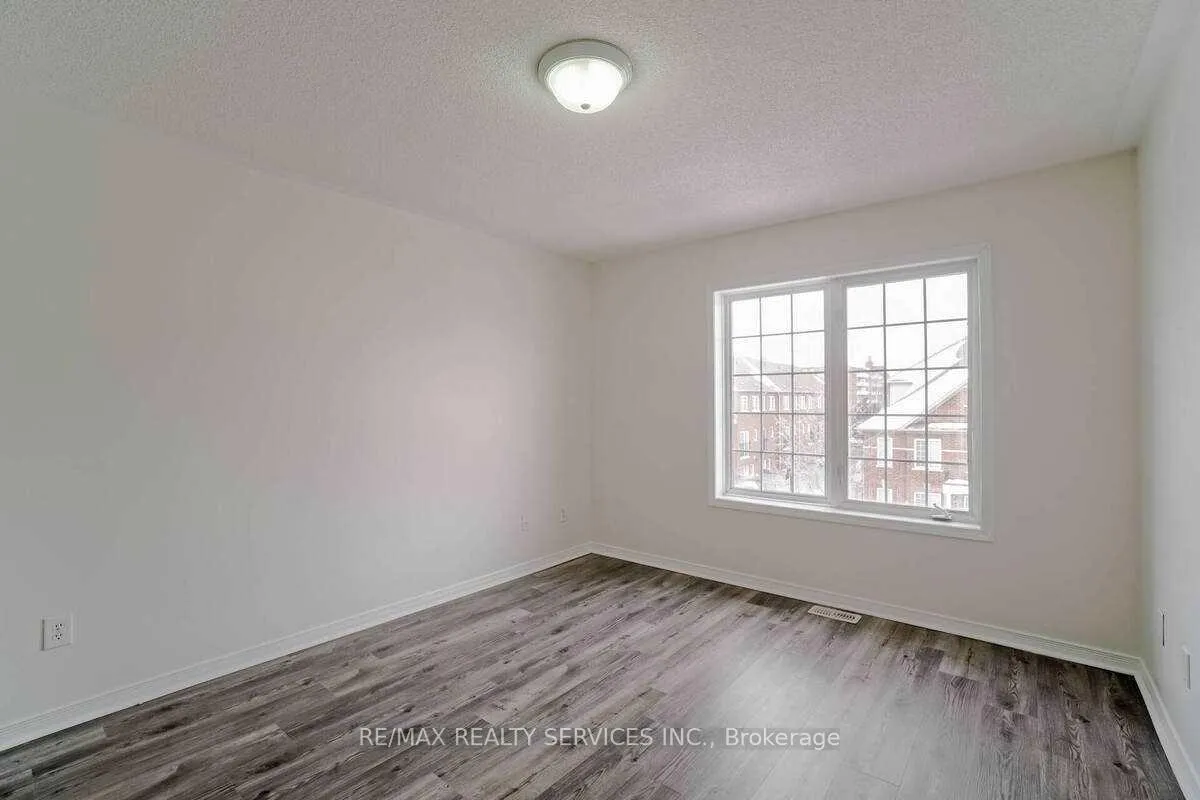 Photo 22 of 43 Denison Avenue, Brampton, Downtown Brampton — HOMEH