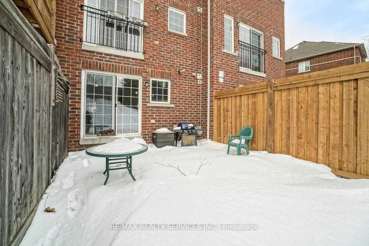 Photo 32 of 43 Denison Avenue, Brampton, Downtown Brampton — HOMEH