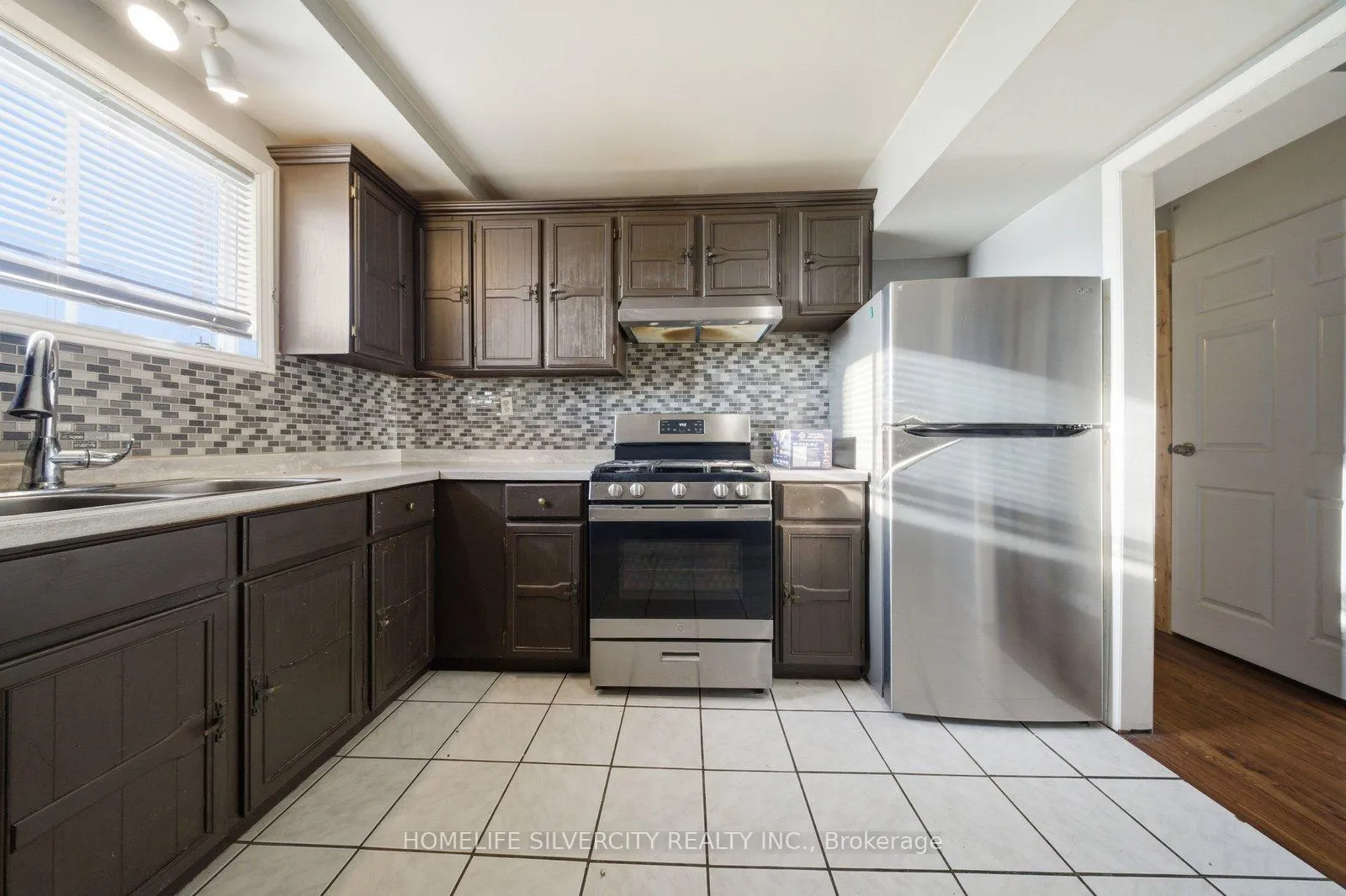 Photo 25 of 4662 Governors Road, Hamilton, Lynden — HOMEH