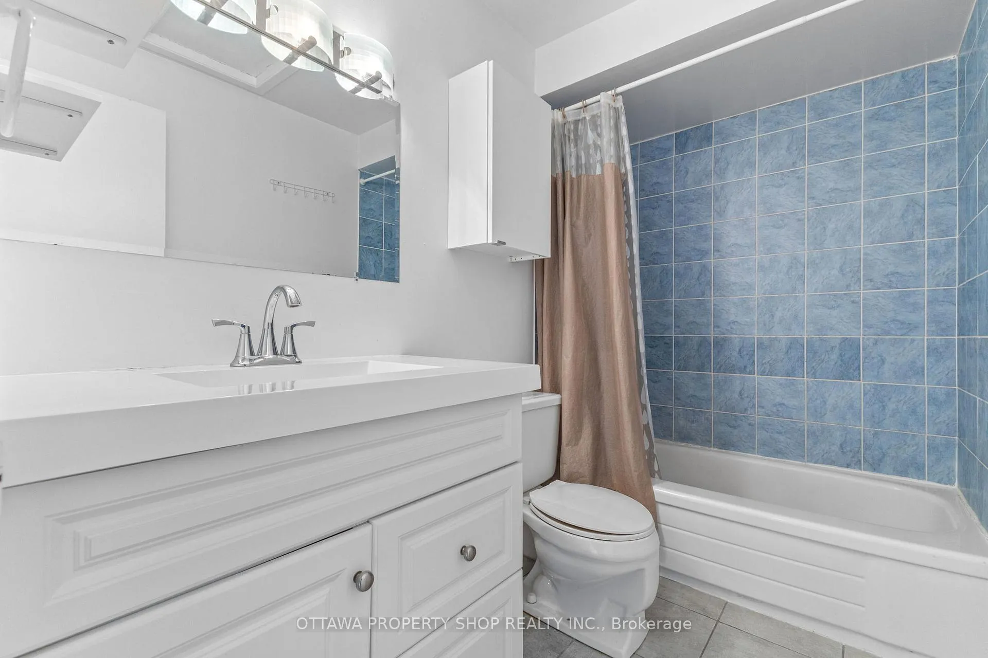 Photo 14 of Unit D, 20 Benlea Drive, Ottawa, Tanglewood — HOMEH