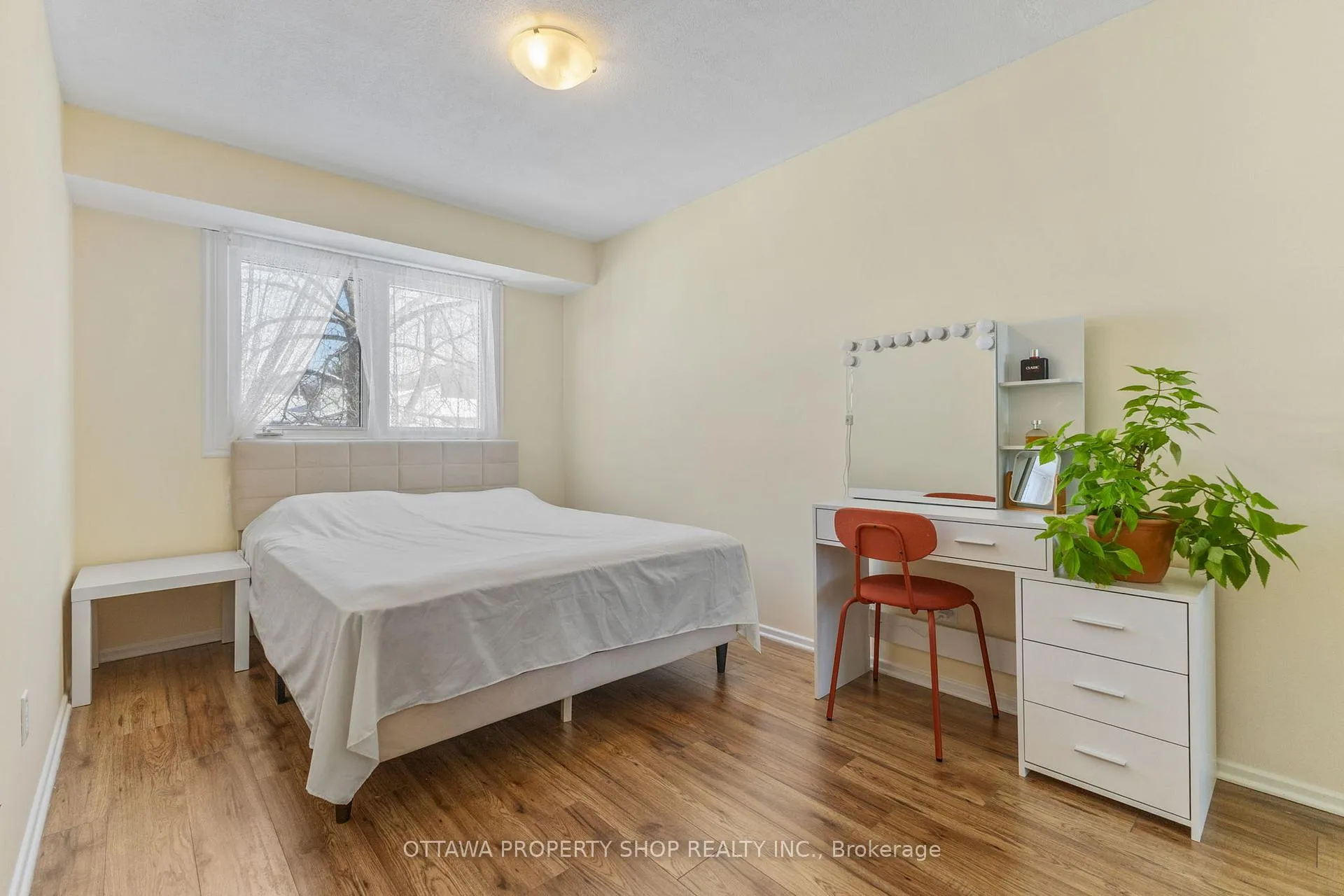 Photo 15 of Unit D, 20 Benlea Drive, Ottawa, Tanglewood — HOMEH