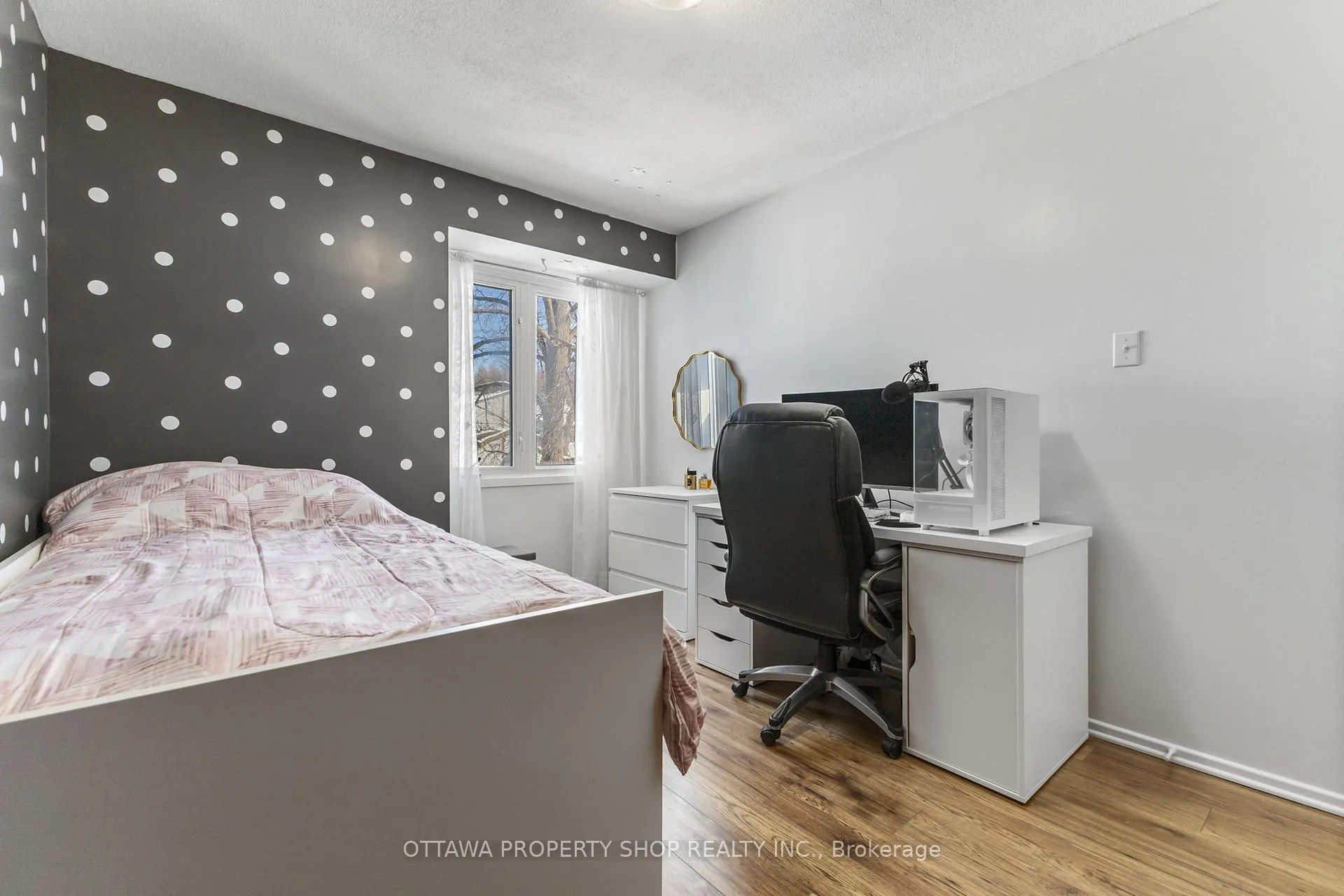 Photo 18 of Unit D, 20 Benlea Drive, Ottawa, Tanglewood — HOMEH
