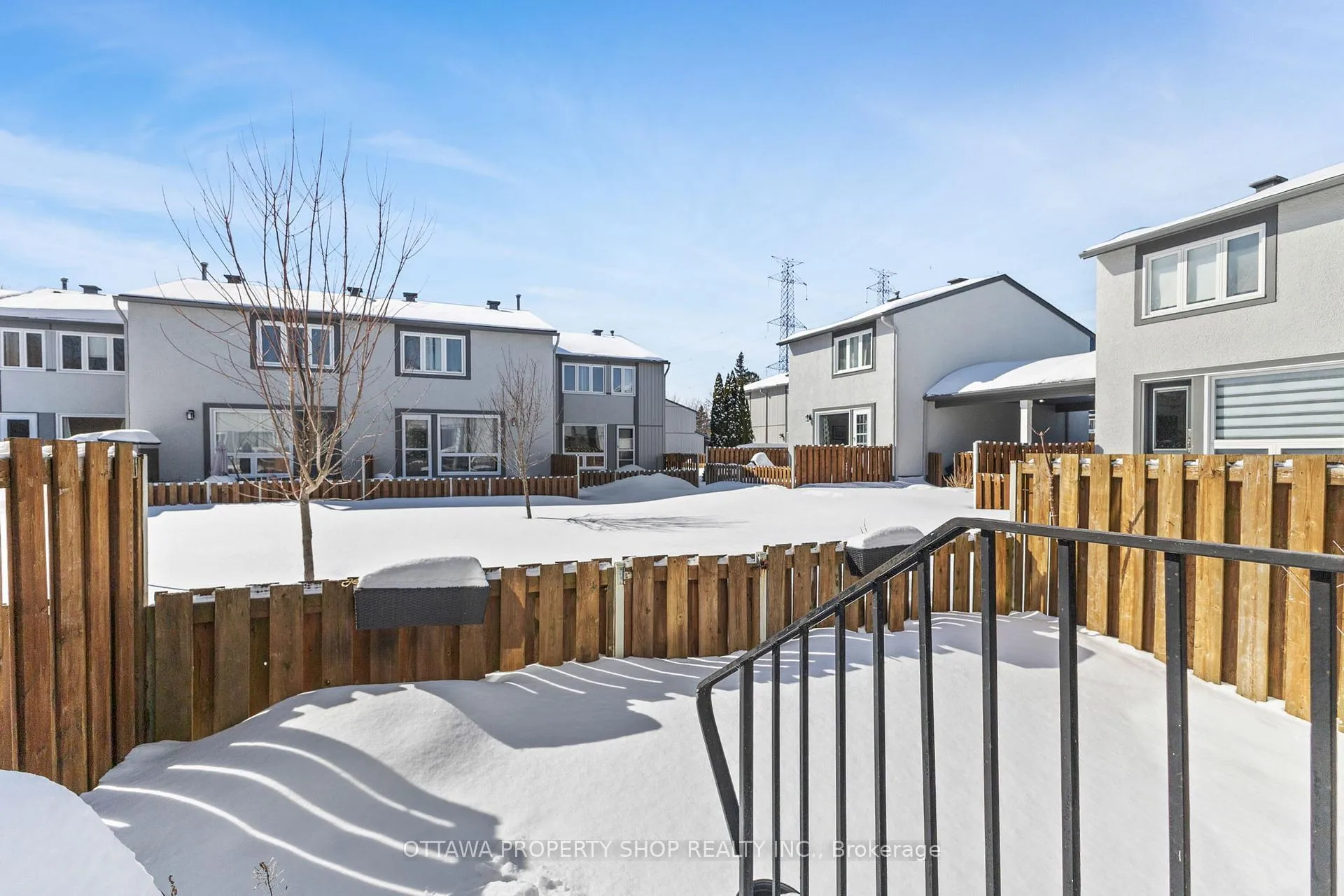 Photo 24 of Unit D, 20 Benlea Drive, Ottawa, Tanglewood — HOMEH