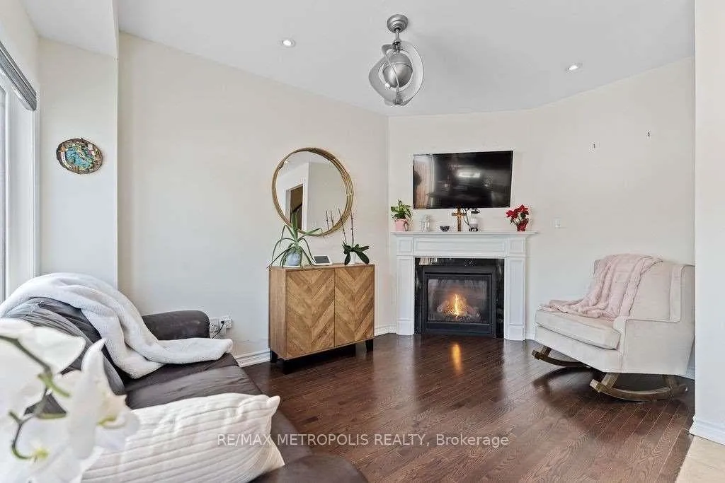 Photo 5 of 45 Deneb Street, Barrie, Ardagh — HOMEH